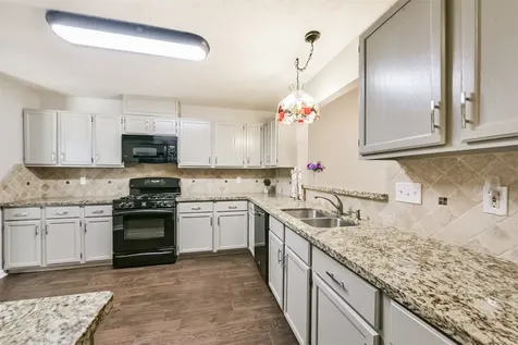 3013 Flower Field Lane 4 Pearland TX 77584