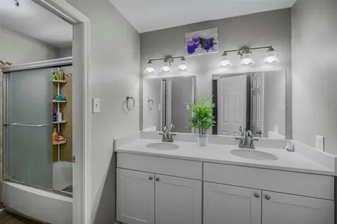 3631 Cedar Gardens Drive Houston TX 77082