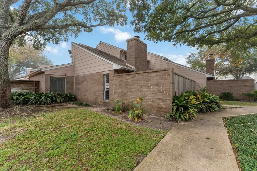 13911 Hollowgreen Drive Houston TX 77082