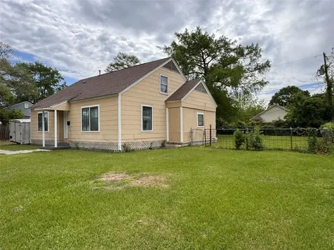 2106 Utah Street Baytown TX 77520