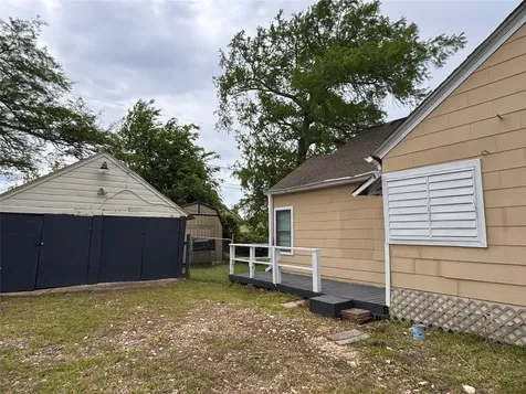 2106 Utah Street Baytown TX 77520
