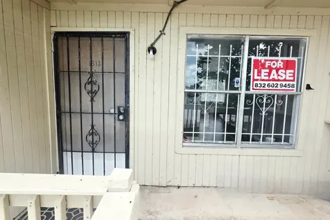 9898 Club Creek Drive 1613 Houston TX 77036