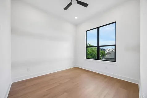 1327 W 22nd Street Houston TX 77008