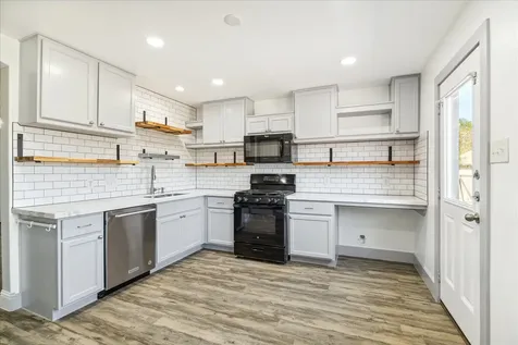 5710 Mid Way Kingwood TX 77339