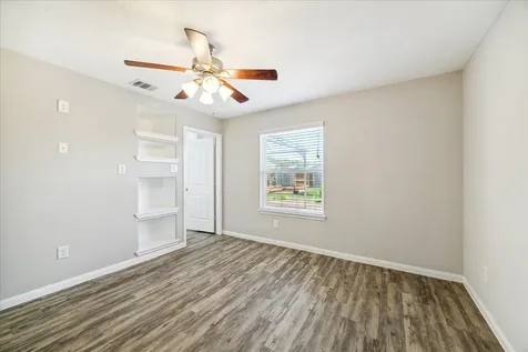 5710 Mid Way Kingwood TX 77339