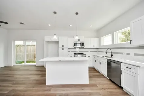 6616 Apollo Street Houston TX 77091