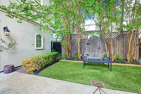 514 Cortlandt Street D Houston TX 77007