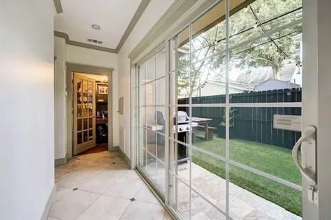 514 Cortlandt Street D Houston TX 77007