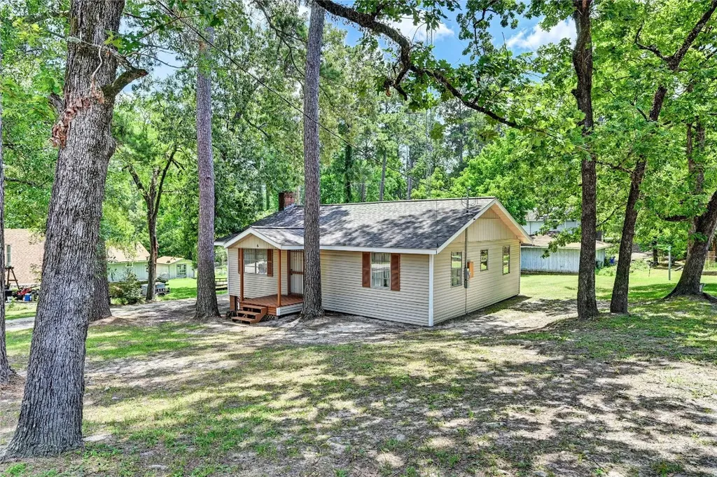 6 Hickory Hollow Huntsville TX 77320