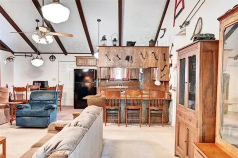 6 Hickory Hollow Huntsville TX 77320