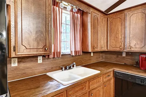 6 Hickory Hollow Huntsville TX 77320