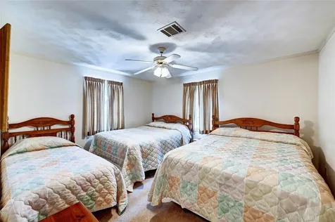 6 Hickory Hollow Huntsville TX 77320