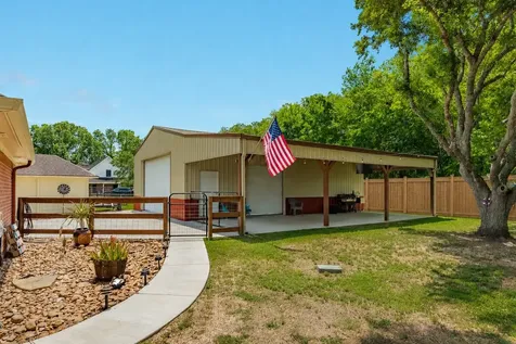 5620 County Road 166 Alvin TX 77511
