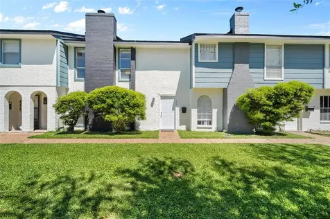 328 S 2nd Street 330 Alvin TX 77511