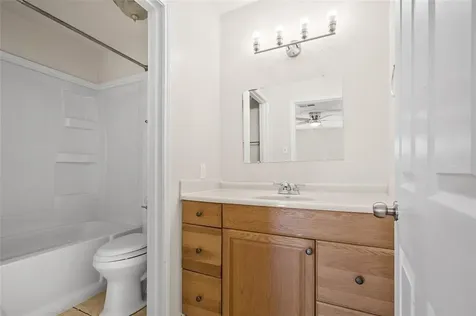 328 S 2nd Street 330 Alvin TX 77511