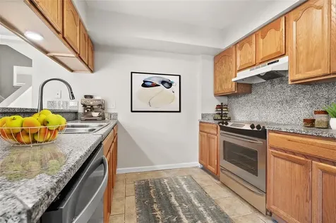 328 S 2nd Street 330 Alvin TX 77511