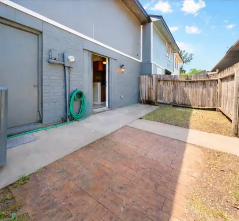 328 S 2nd Street 330 Alvin TX 77511
