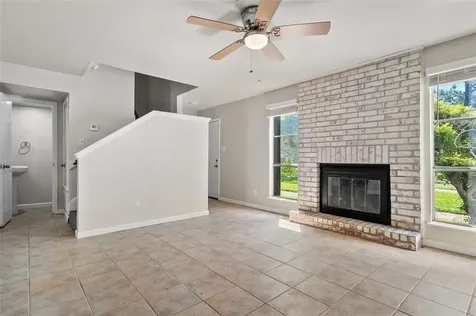 328 S 2nd Street 330 Alvin TX 77511