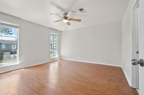 328 S 2nd Street 330 Alvin TX 77511