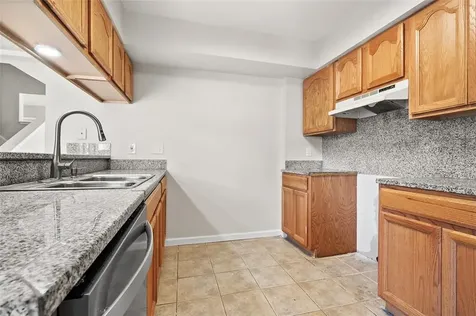 328 S 2nd Street 330 Alvin TX 77511