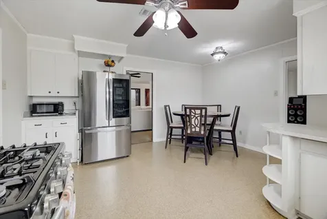 2000 E Fayle Street Baytown TX 77520