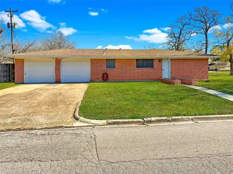 2000 E Fayle Street Baytown TX 77520