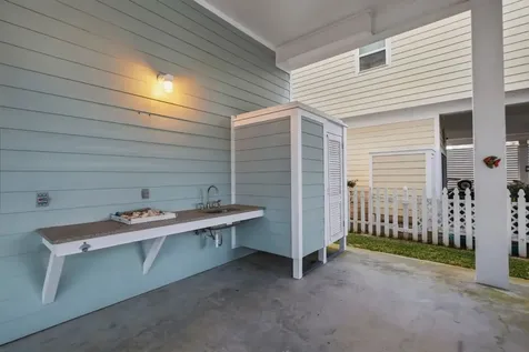 4008 Isla Del Sol Galveston TX 77554