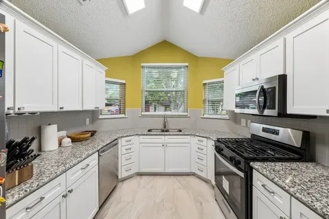 1054 Margate Drive Pearland TX 77584