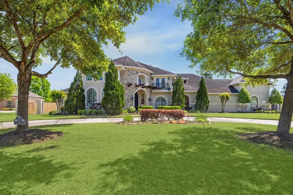 53 New Oak Trail Kingwood TX 77346