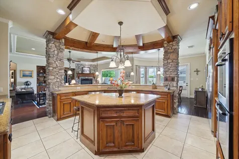 53 New Oak Trail Kingwood TX 77346