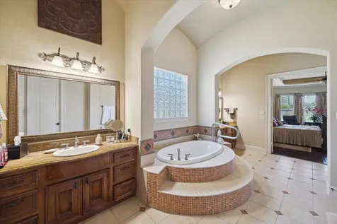 53 New Oak Trail Kingwood TX 77346