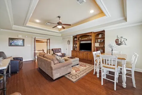 53 New Oak Trail Kingwood TX 77346