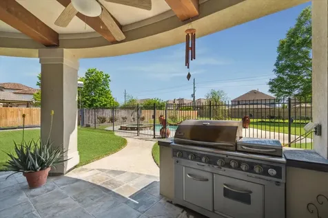 53 New Oak Trail Kingwood TX 77346