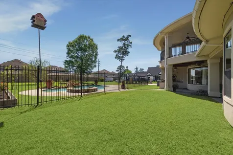 53 New Oak Trail Kingwood TX 77346