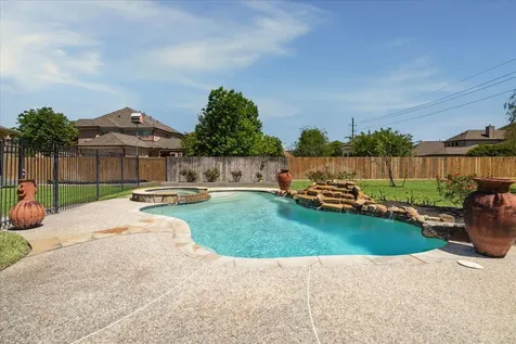 53 New Oak Trail Kingwood TX 77346