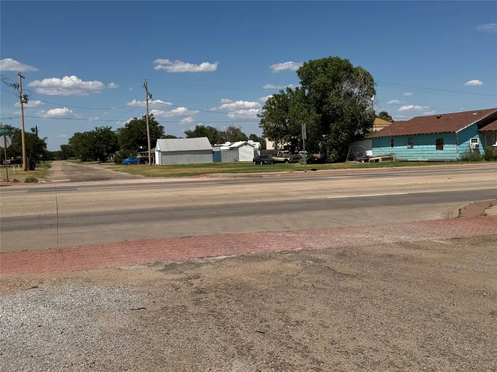 401 Avenue F NE Childress TX 79201