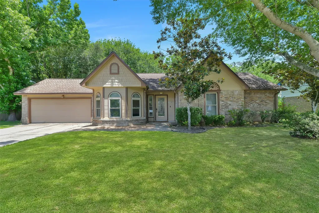 1312 Osborne Drive Friendswood TX 77546