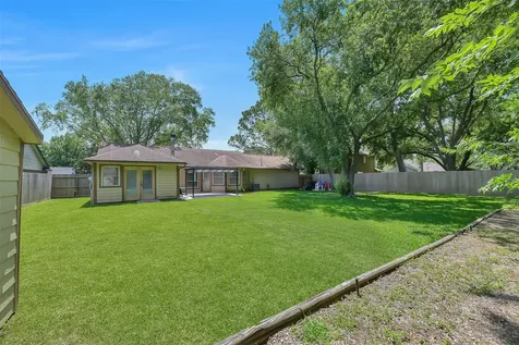1312 Osborne Drive Friendswood TX 77546