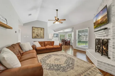 1312 Osborne Drive Friendswood TX 77546