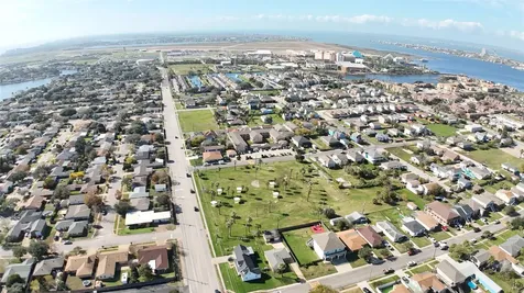 2317 Wimcrest Street Galveston TX 77551