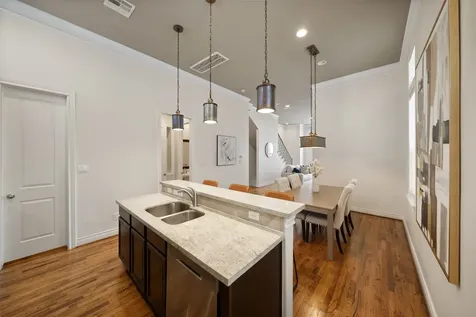 1716 Dart Street Houston TX 77007