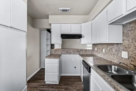 6414 Heatherbloom Drive Houston TX 77085