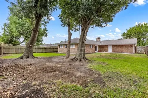 6414 Heatherbloom Drive Houston TX 77085