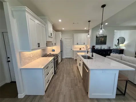 817 Greystone Lane Angleton TX 77515