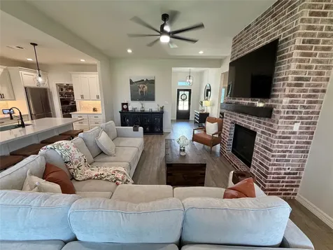 817 Greystone Lane Angleton TX 77515