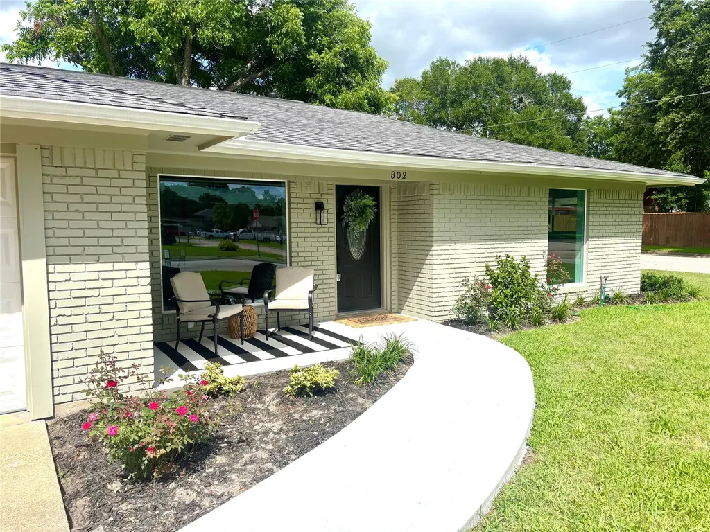 802 Victoria Street Navasota TX 77868