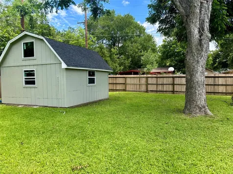 802 Victoria Street Navasota TX 77868
