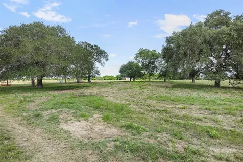 13041 Seydler Road Weimar TX 78962