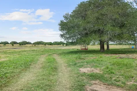 13041 Seydler Road Weimar TX 78962