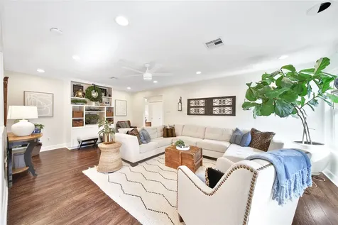 6238 Braesheather Circle Houston TX 77096
